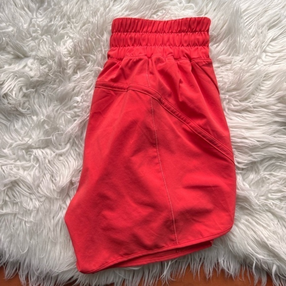 brand new  Lululemon Track That MR 5” Pink Punch size 4 SOLD OUT RARE